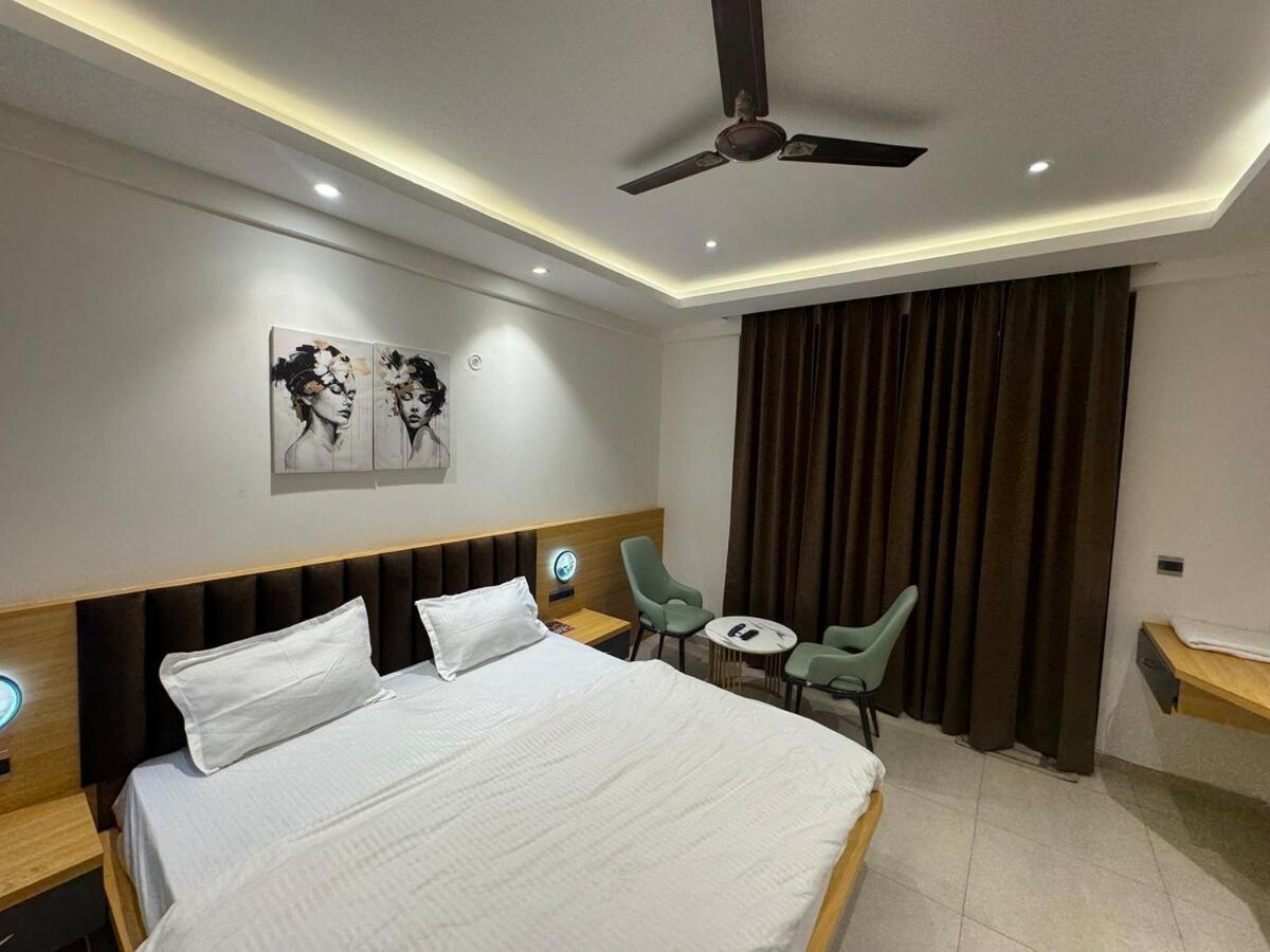 Apartment Crossandra Omaxe 1 Lucknow